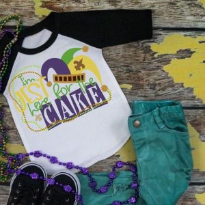 Im Just Here For The Cake Girls Mardi Gras Shirt